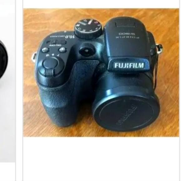 Digital camera - Picture 2 of 3